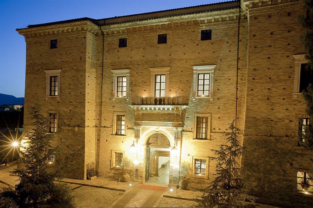 Castello Chiola Dimora Storica Hotell Loreto Aprutino Exteriör bild