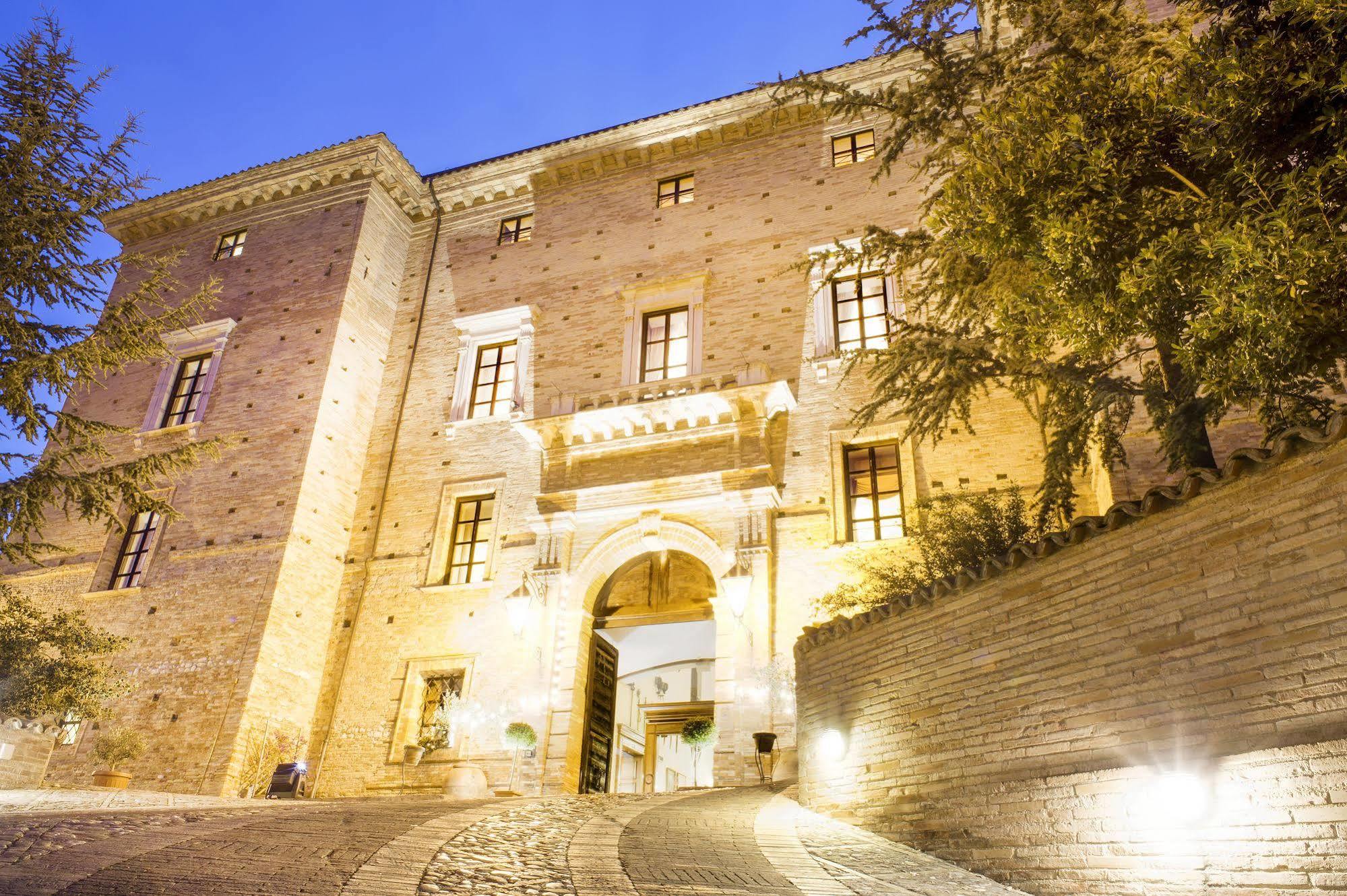 Castello Chiola Dimora Storica Hotell Loreto Aprutino Exteriör bild