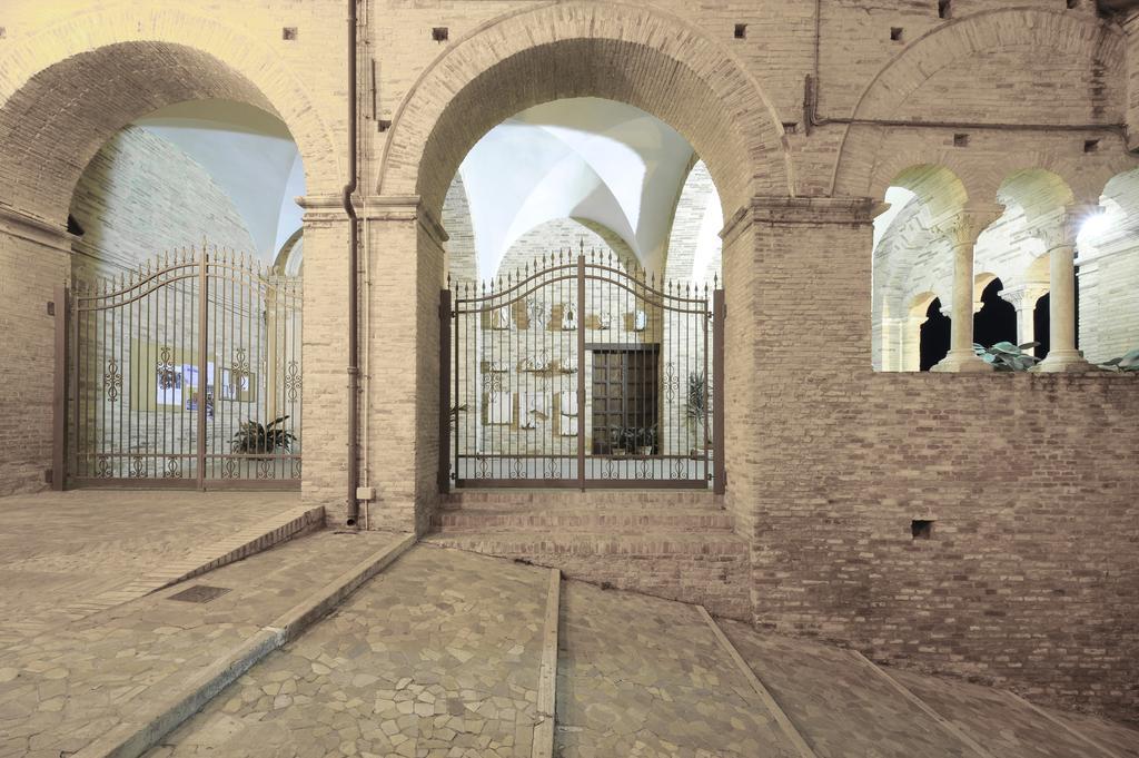 Castello Chiola Dimora Storica Hotell Loreto Aprutino Exteriör bild